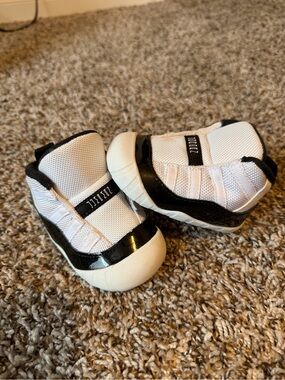 Infant Jordan Shoes Sz 4c